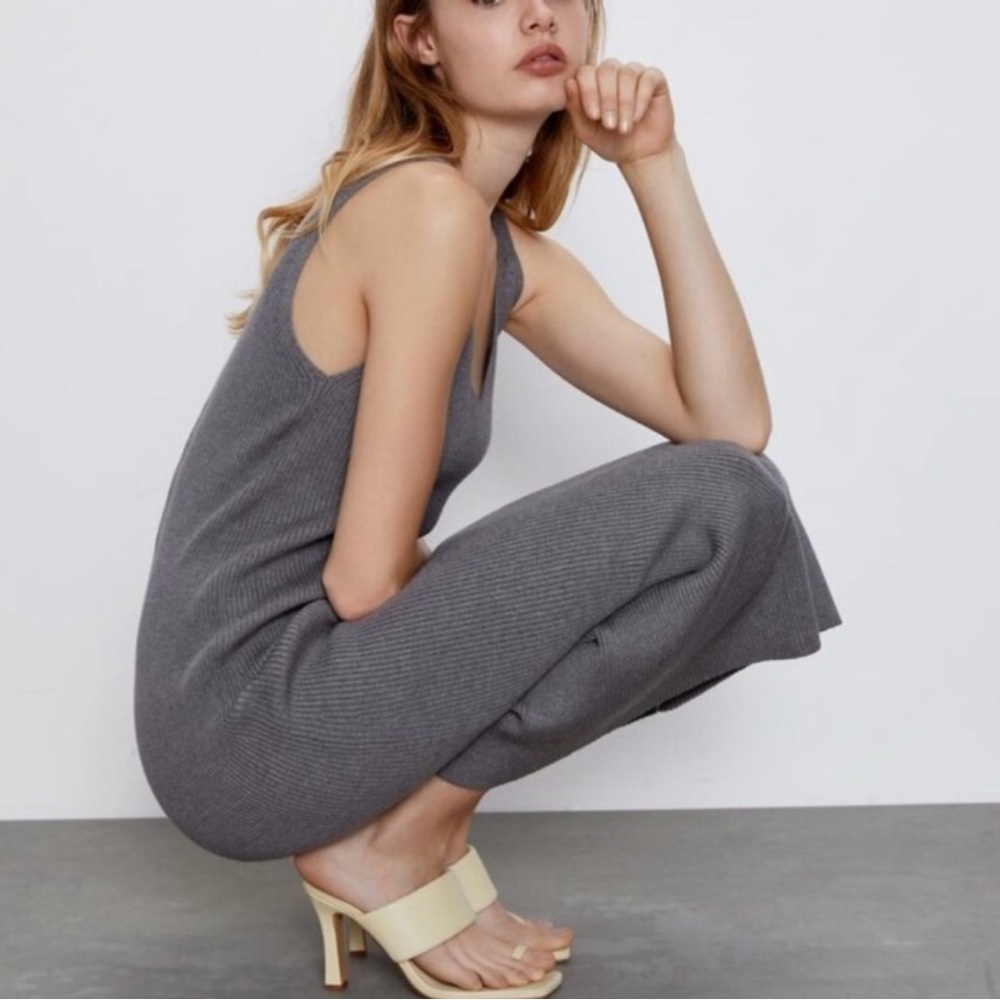 ZARA NWT - Grey Ribbed Knit Sleeveless V-neck Midi Dress - Size L